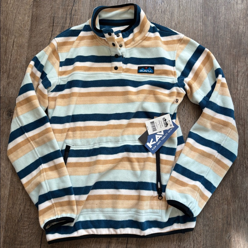 NWT Kavu Pullover